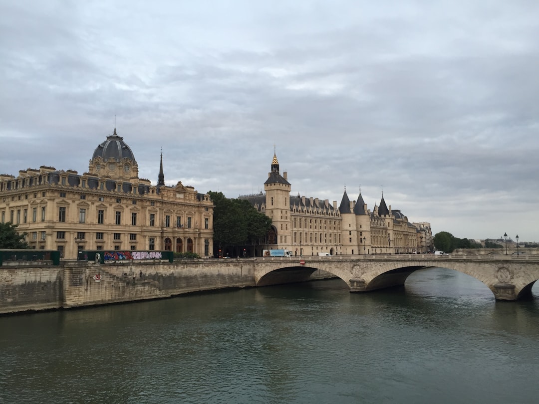 Photo visit France with low budget