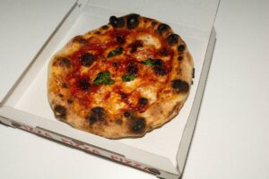 Photo pizza napoletană