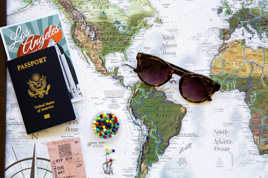 Photo fast travel guide experts data